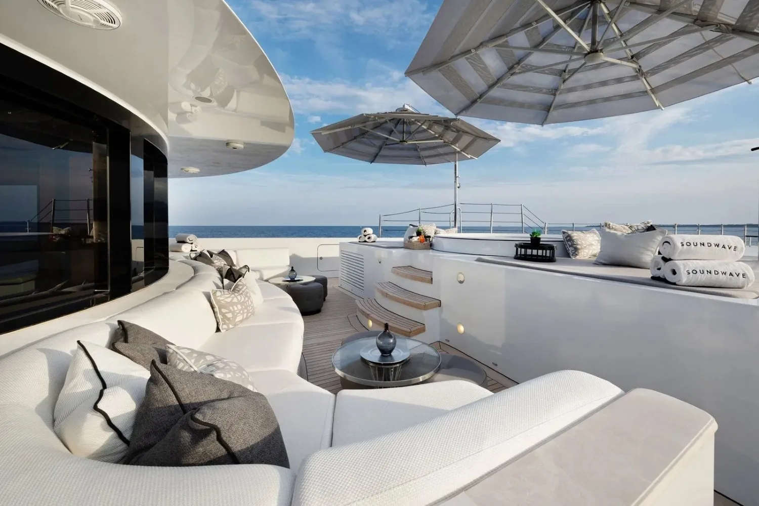 SOUNDWAVE - photo 27 yacht charter Cannes