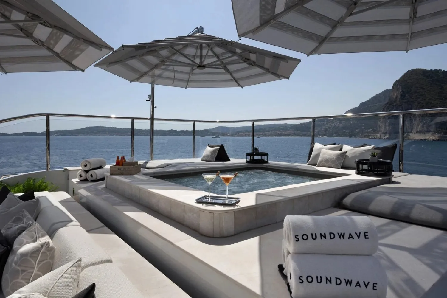 SOUNDWAVE - photo 30 yacht charter Cannes