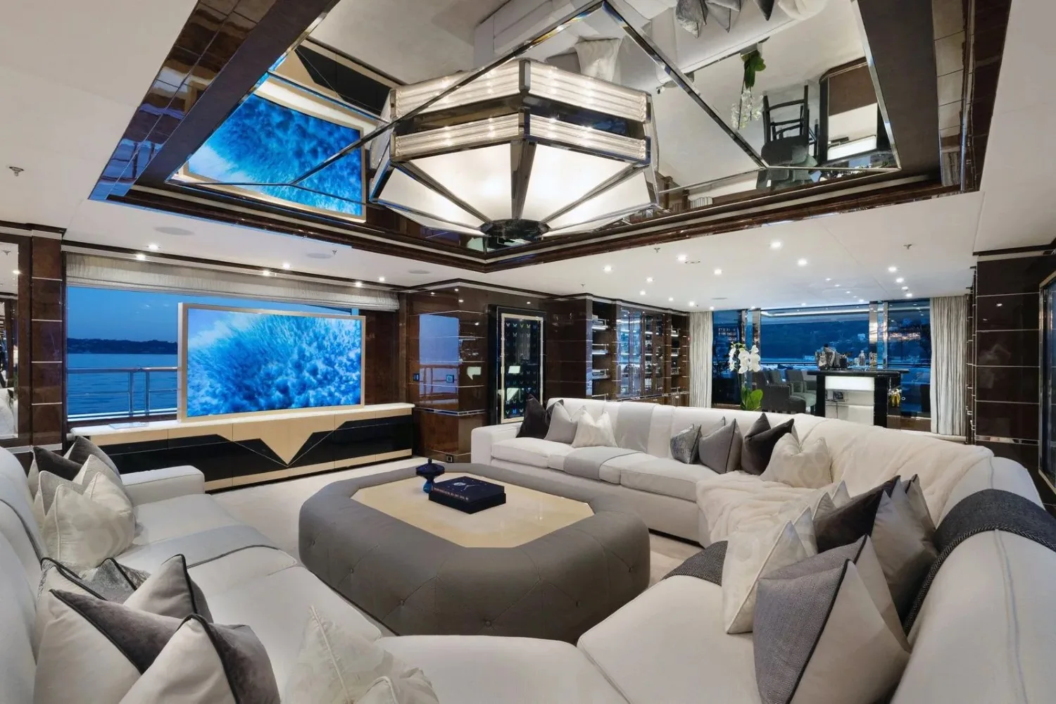SOUNDWAVE - photo 40 yacht charter Cannes