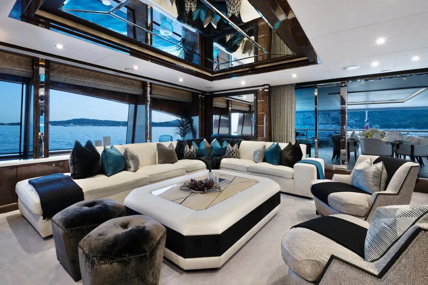 SOUNDWAVE - photo 41 yacht charter Cannes