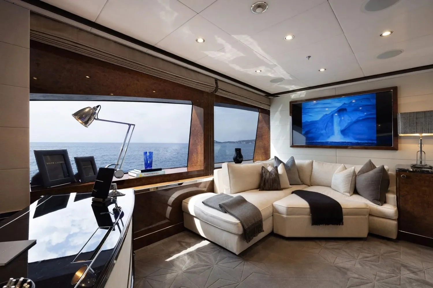 SOUNDWAVE - photo 46 yacht charter Cannes