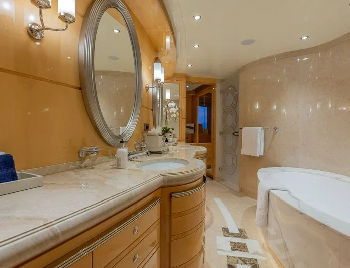 SOUTH - photo 8, SOUTH yacht charter