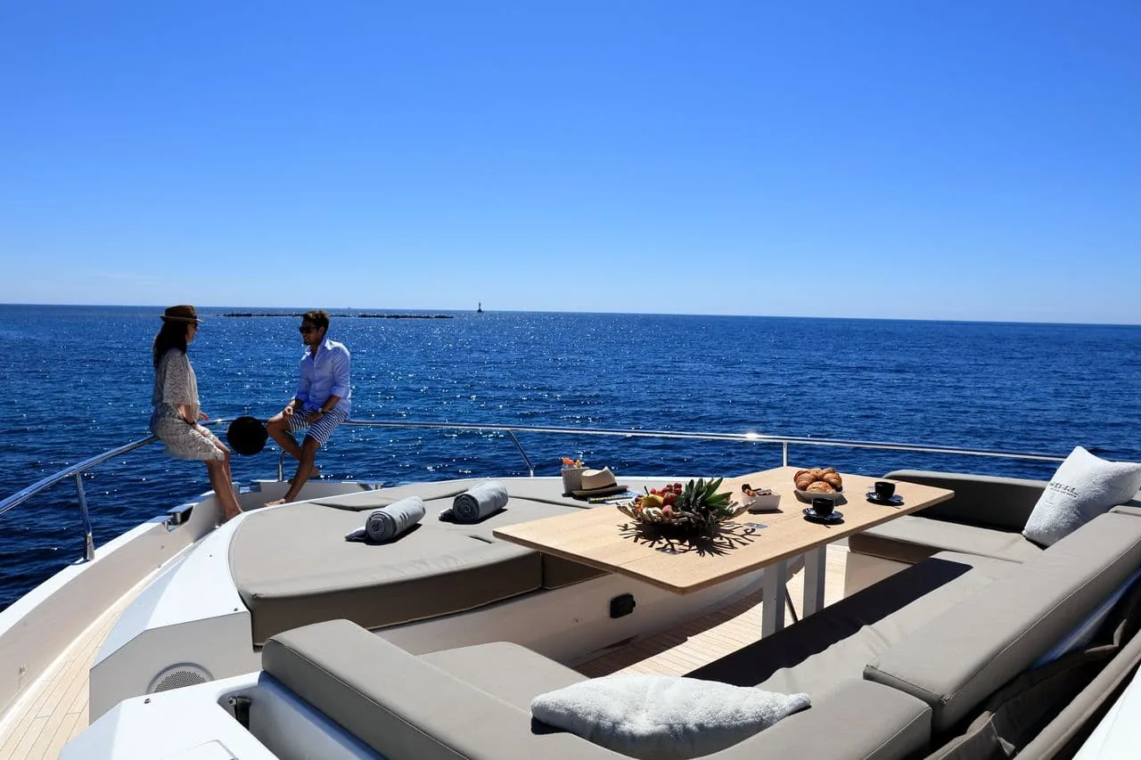 SUMMER BREEZE - photo 8 yacht charter Cannes