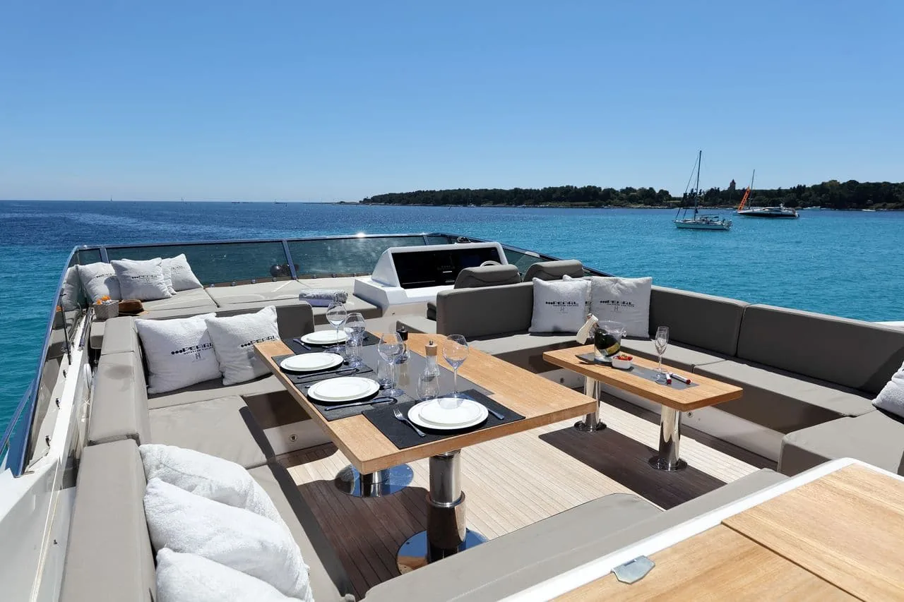SUMMER BREEZE - photo 16 yacht charter Cannes