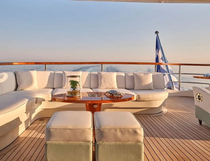 SUNDAY - photo 7, SUNDAY yacht charter