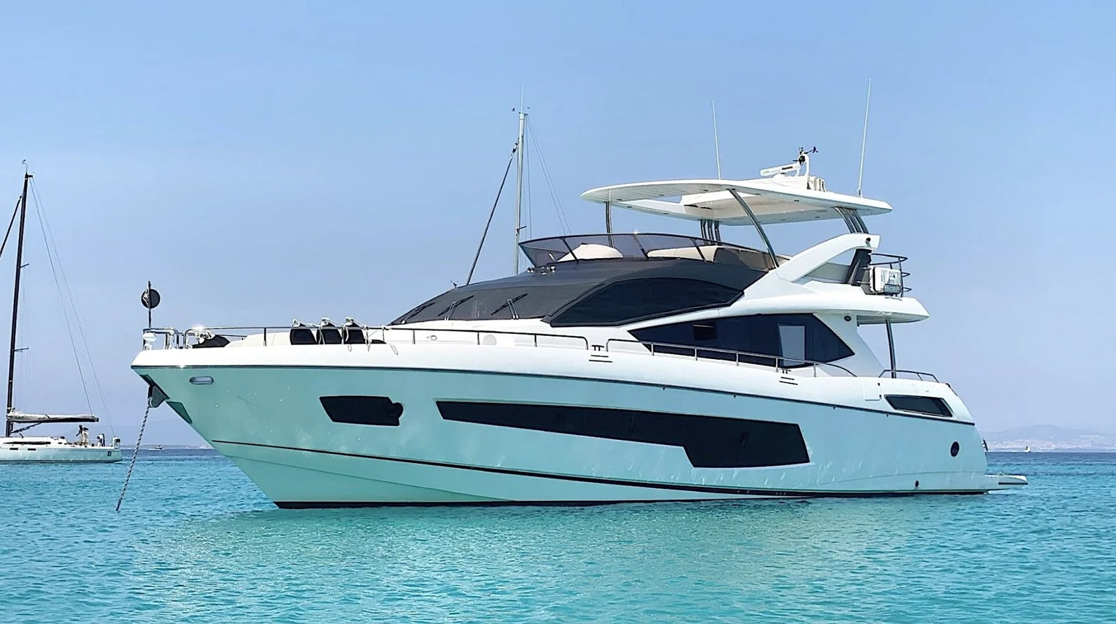 Sunseeker 75 Yacht (SarahLisa) - photo 4 yacht charter Cannes