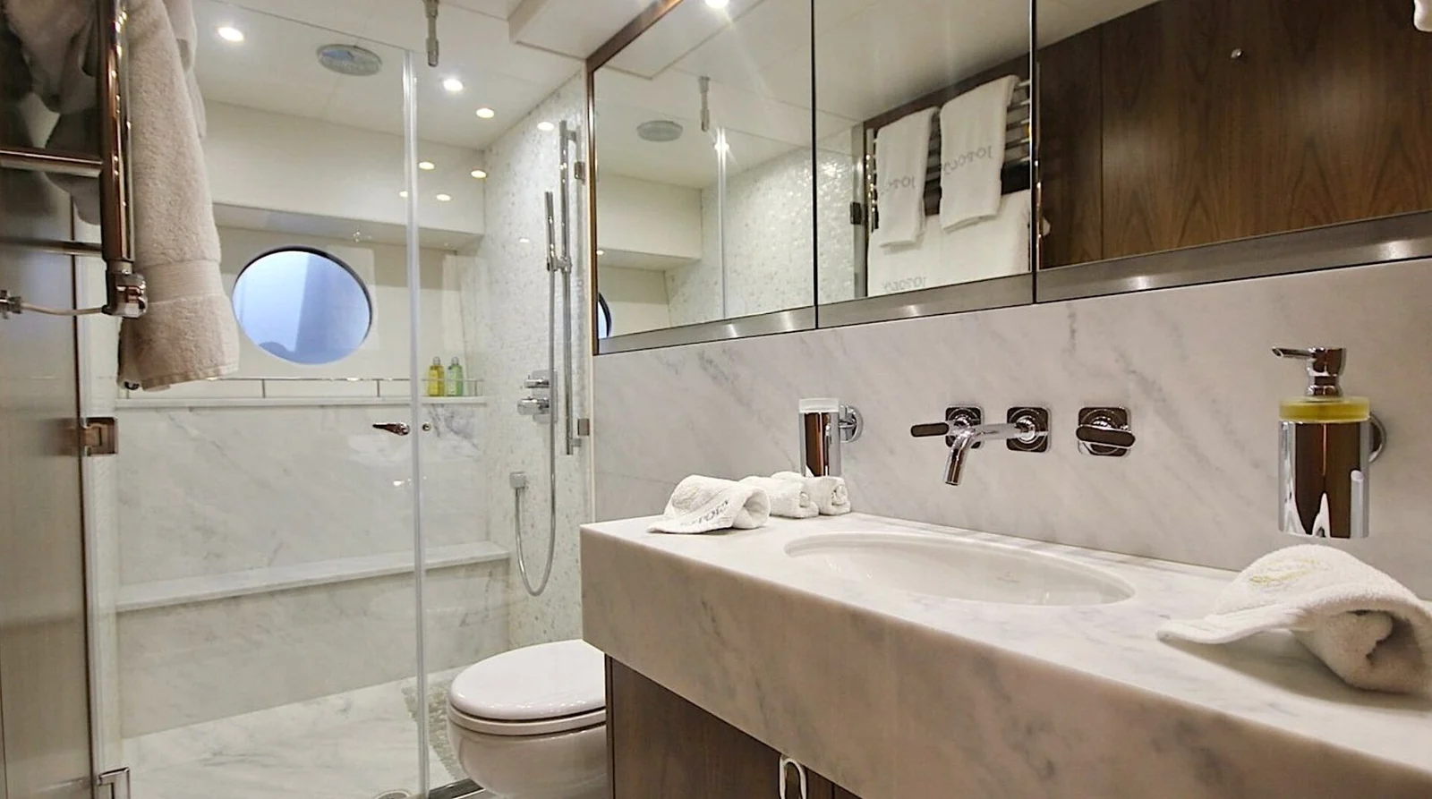 Sunseeker 75 Yacht (SarahLisa) - photo 17 yacht charter Cannes