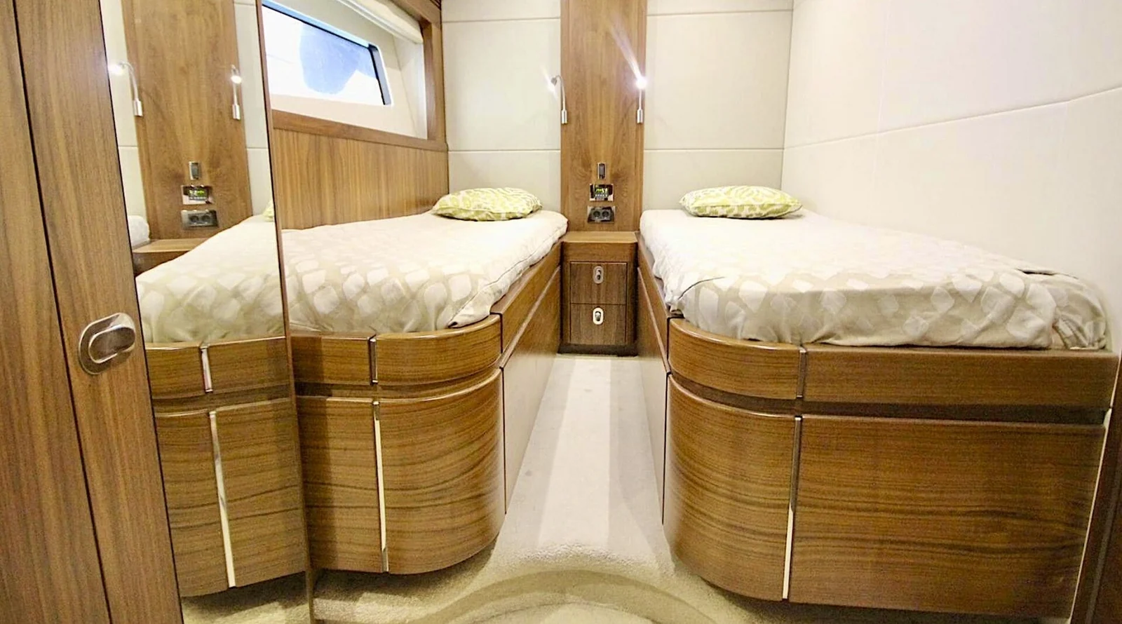 Sunseeker 75 Yacht (SarahLisa) - photo 19 yacht charter Cannes