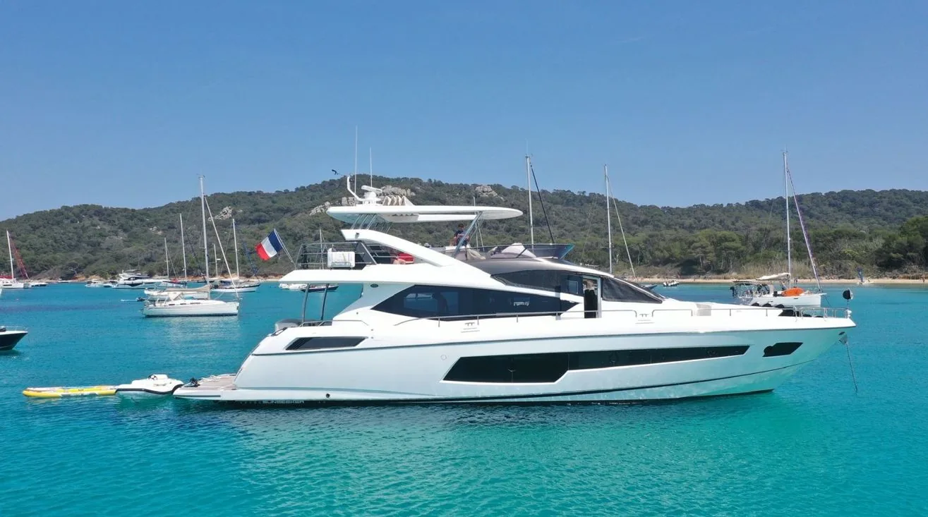 SUNSEEKER 75 - photo 2 yacht charter Cannes