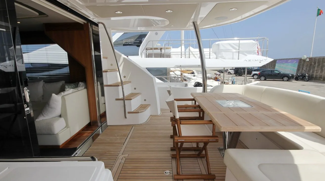 SUNSEEKER 75 - photo 4 yacht charter Cannes