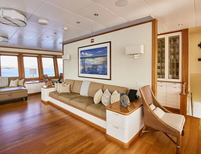 SURI - photo 4, SURI yacht charter