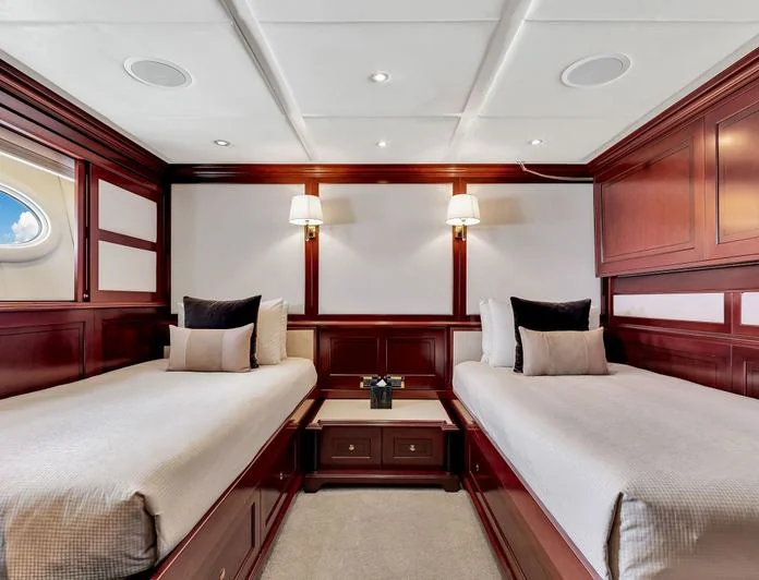 SWEET CAROLINE II - photo 9, SWEET CAROLINE II yacht charter