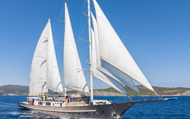 THE LANGLEY - classic yacht for week charter