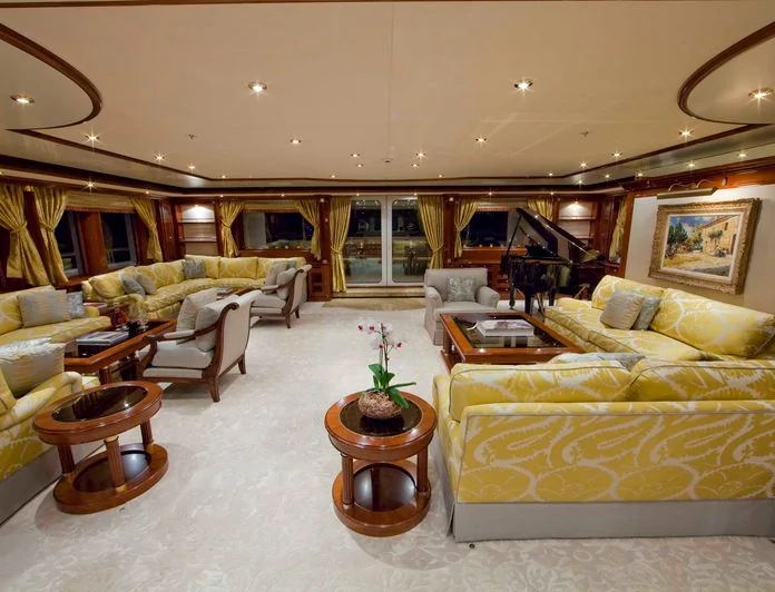 TITANIA - photo 4, TITANIA yacht charter