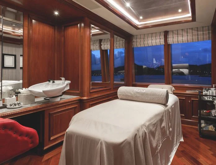 TITANIA - photo 8, TITANIA yacht charter