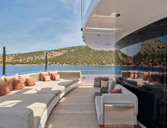 TOTEM - photo 8, TOTEM yacht charter