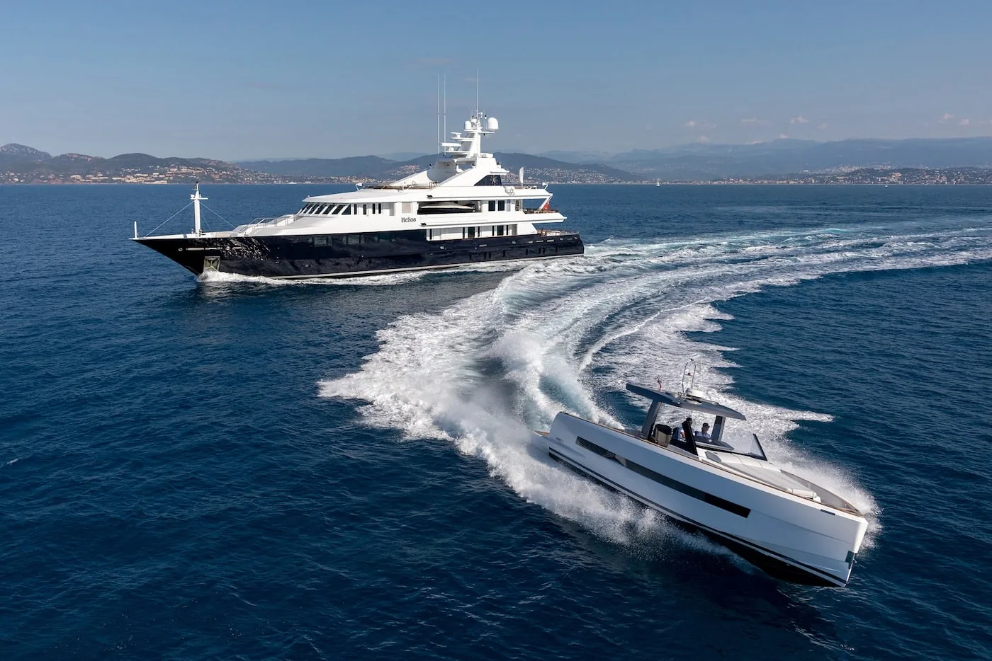 TREEHOUSE - photo 6 yacht charter Cannes