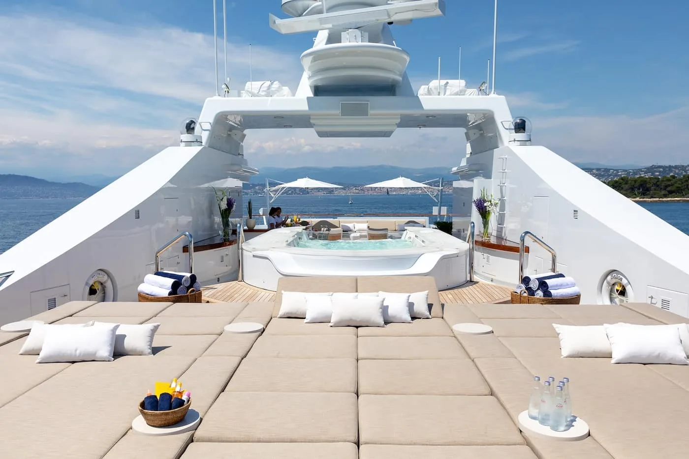 TREEHOUSE - photo 12 yacht charter Cannes