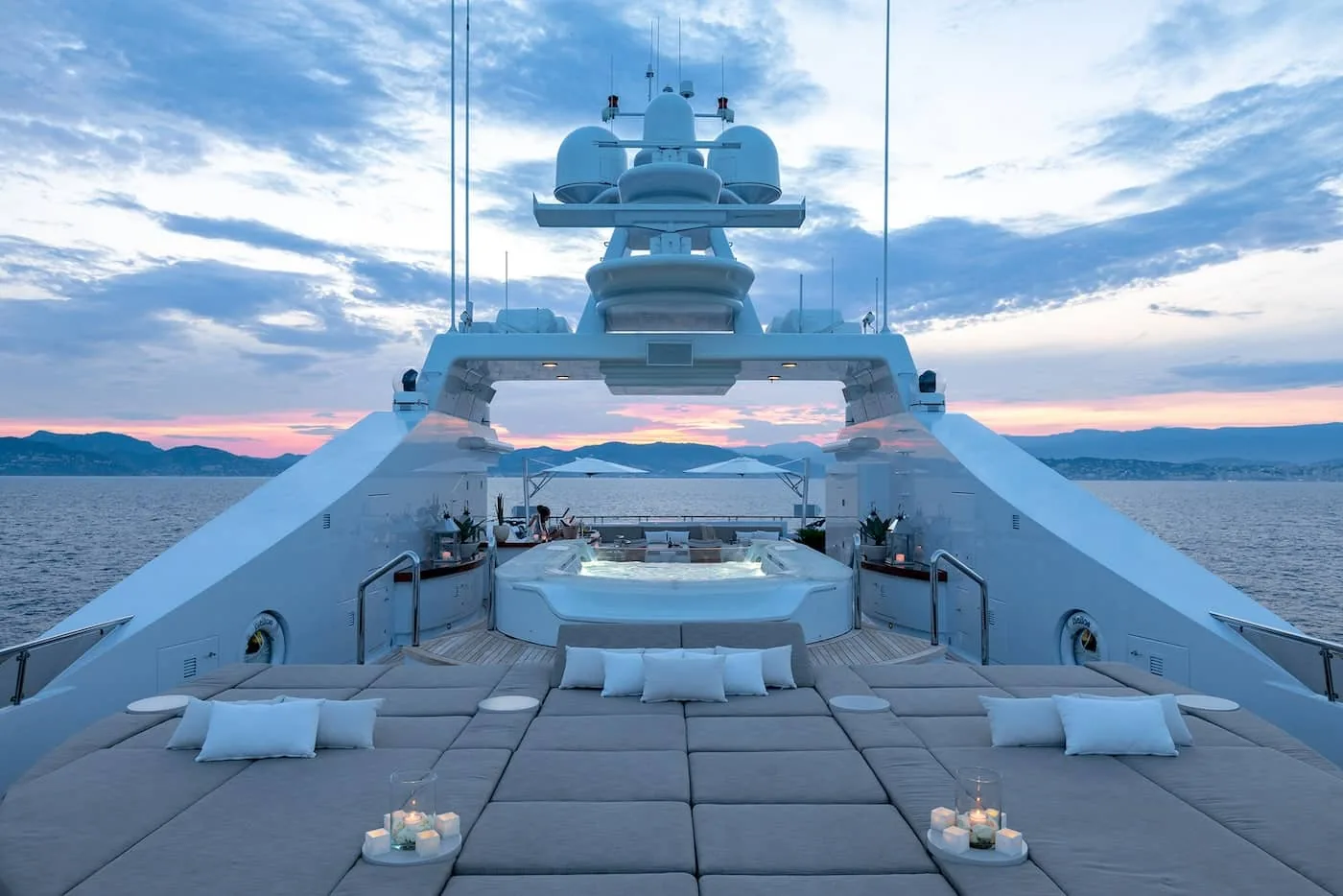 TREEHOUSE - photo 13 yacht charter Cannes