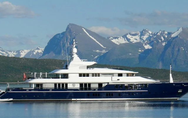 TRIPLE SEVEN - superyacht for week charter