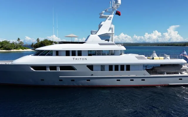 TRITON - explorer for week charter