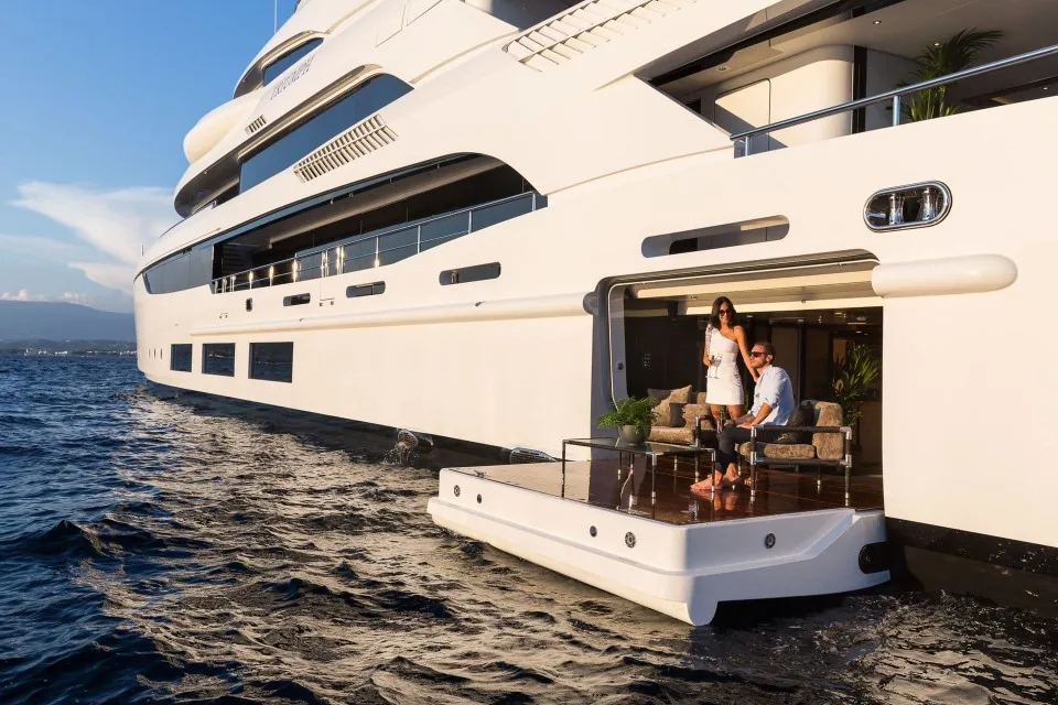 TRIUMPH - photo 5 yacht charter Cannes