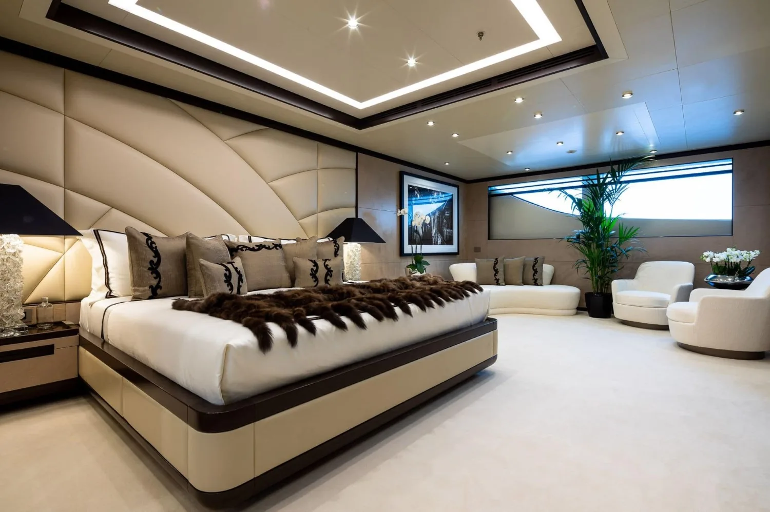 TRIUMPH - photo 27 yacht charter Cannes