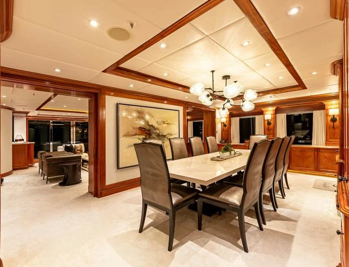 UNBRIDLED - photo 3, UNBRIDLED yacht charter