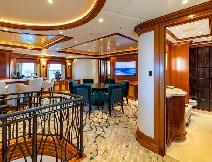 UNBRIDLED - photo 9, UNBRIDLED yacht charter