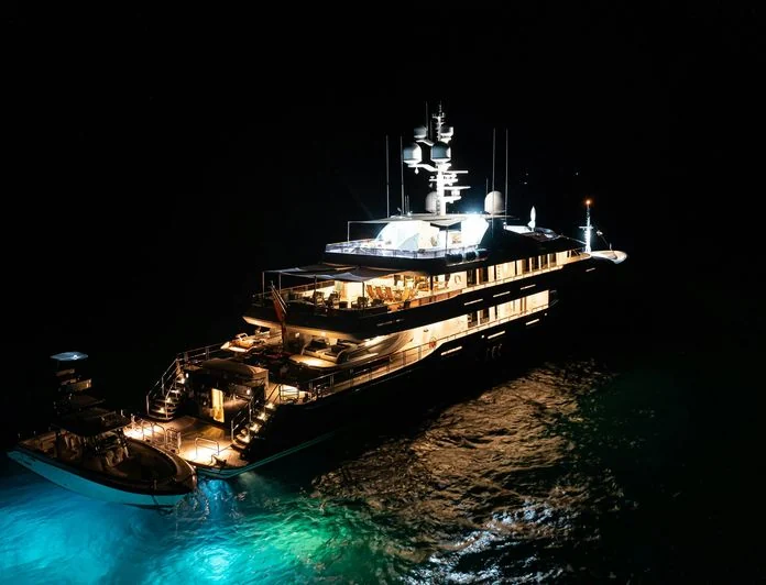 UNBRIDLED - photo 10, UNBRIDLED yacht charter