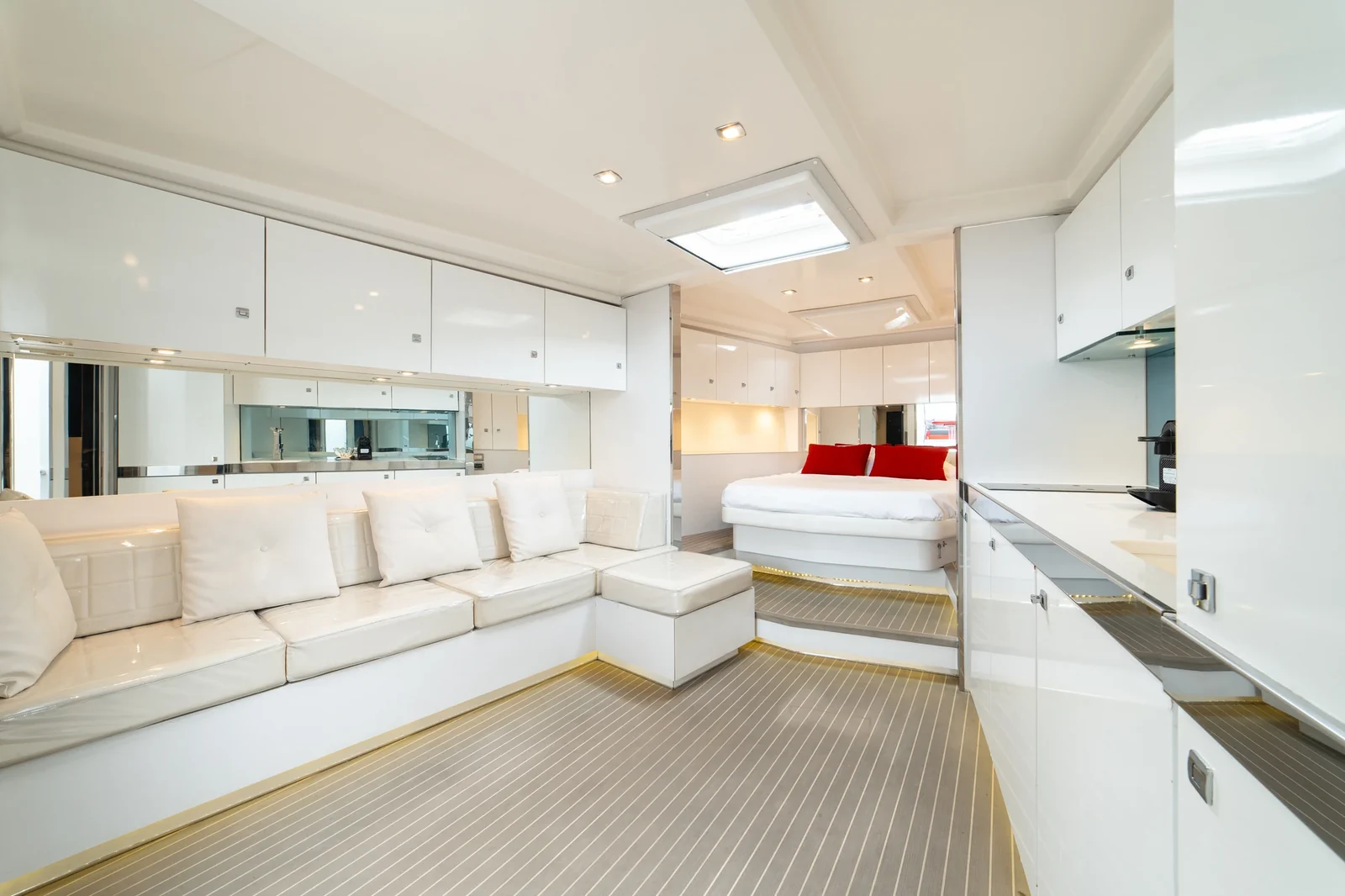 VanDutch 55 - photo 12 yacht charter Cannes