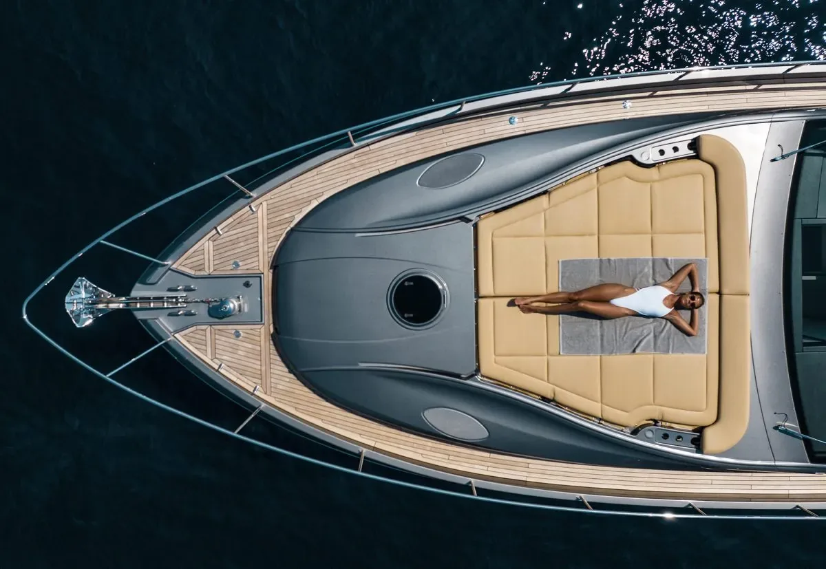 VELES - photo 3 yacht charter Cannes