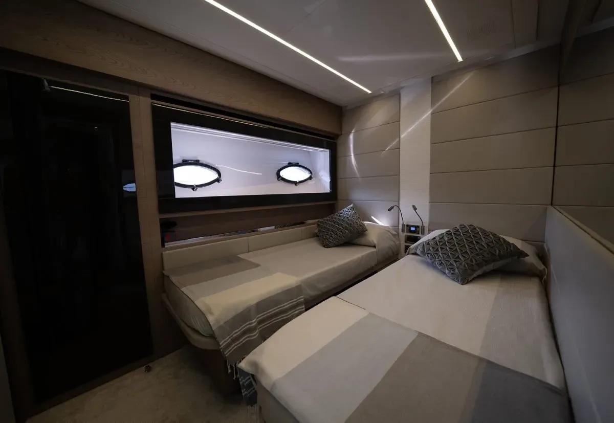 VELES - photo 18 yacht charter Cannes