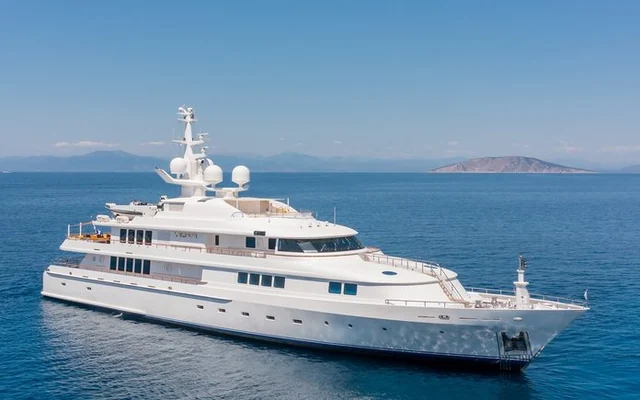 VERA - superyacht for week charter