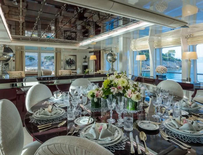 VERA - photo 4, VERA yacht charter