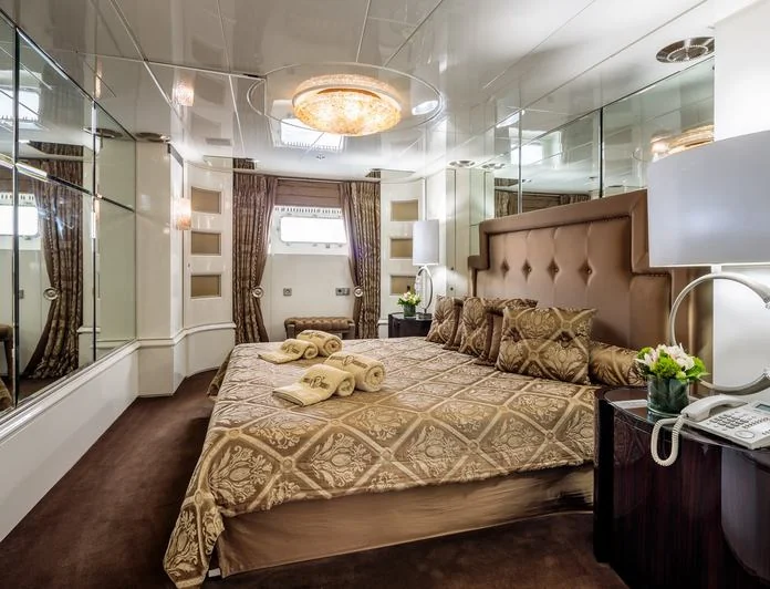 VERA - photo 8, VERA yacht charter