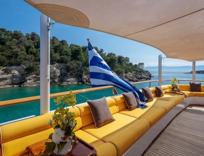 VERA - photo 11, VERA yacht charter