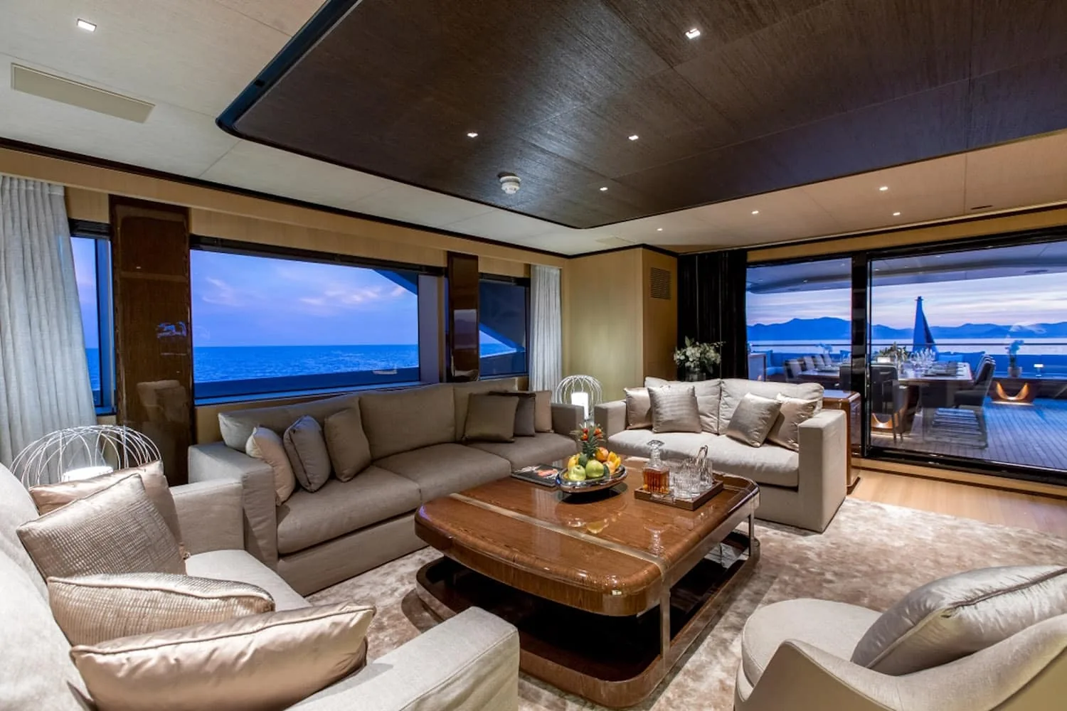 VERTIGE - photo 32 yacht charter Cannes
