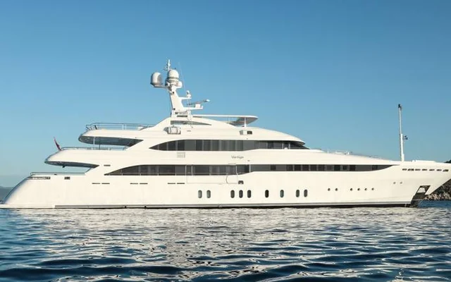 VERTIGO - superyacht for week charter