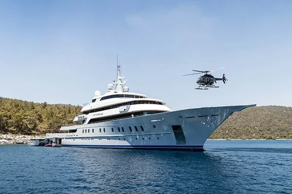 VICTORIOUS - yacht charter Cannes