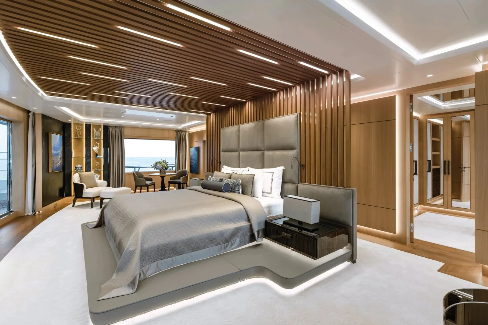 VICTORIOUS - photo 18 yacht charter Cannes