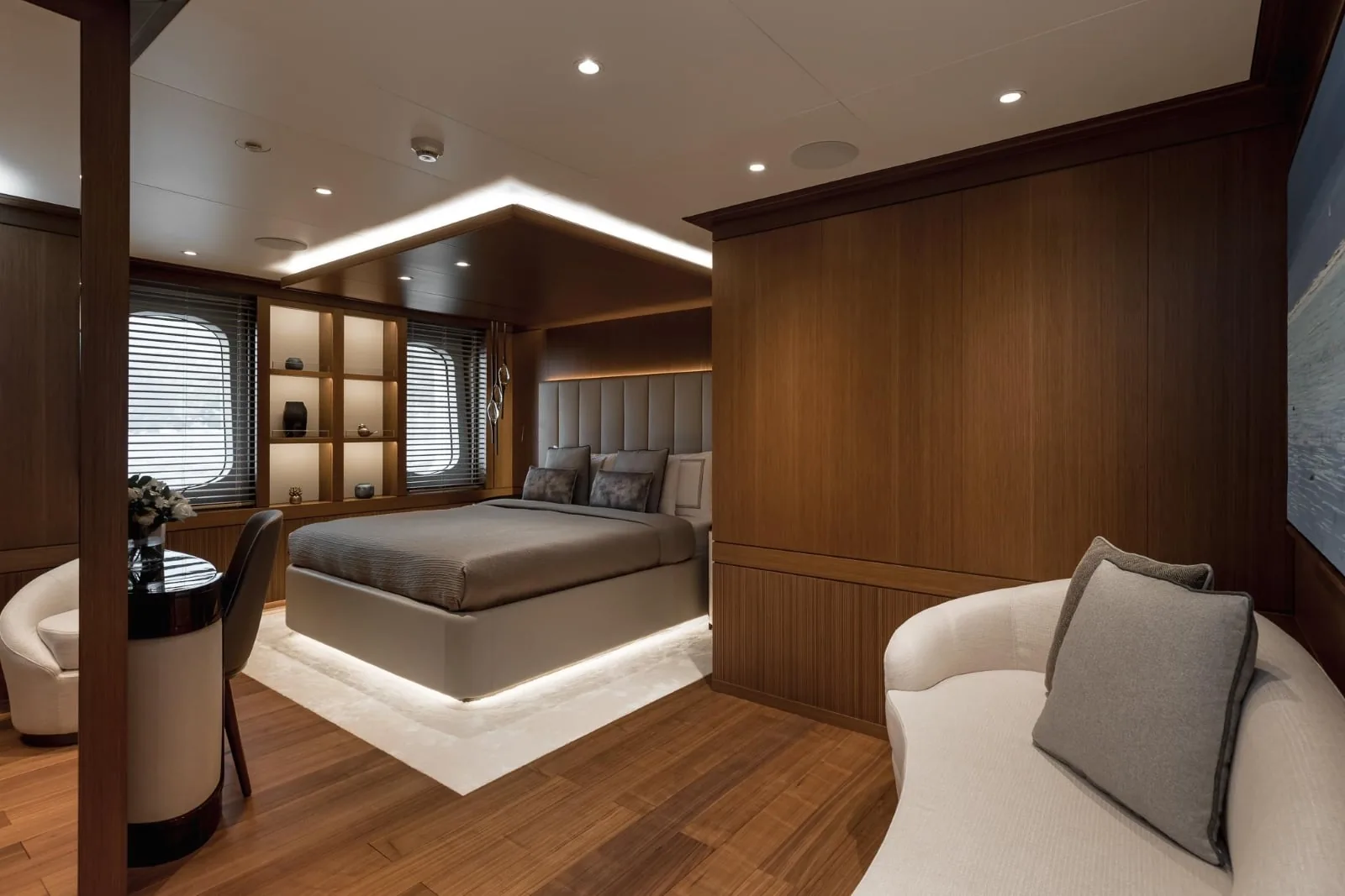 VICTORIOUS - photo 19 yacht charter Cannes