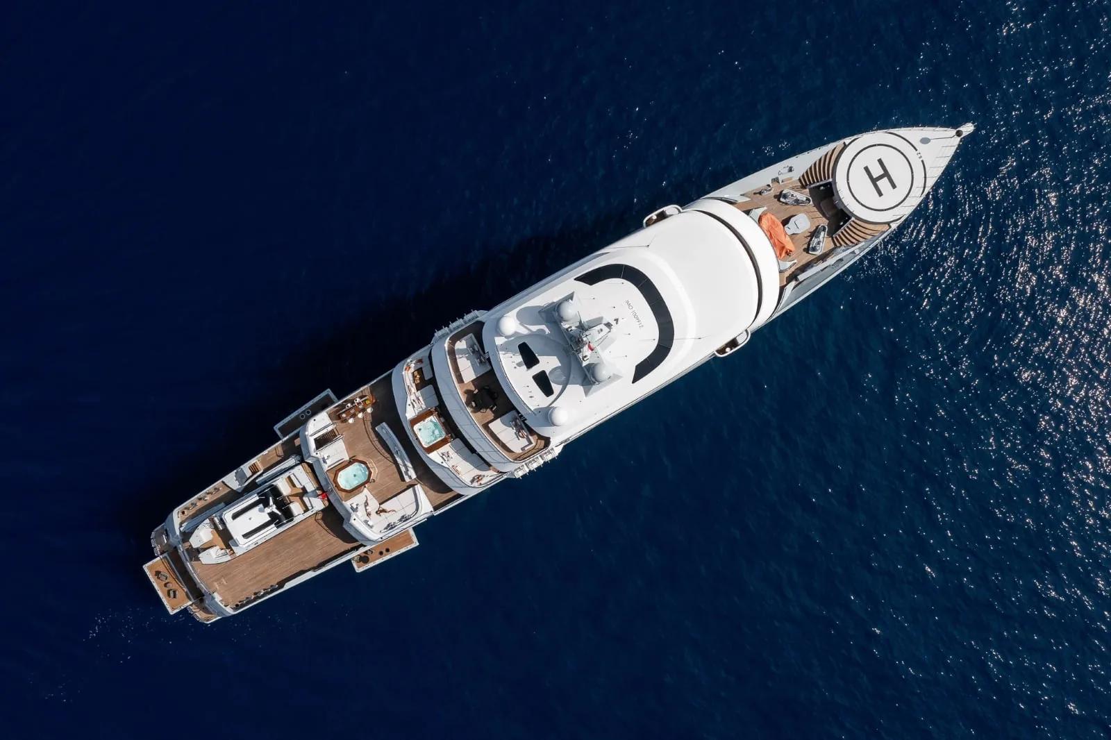 VICTORIOUS - photo 30 yacht charter Cannes