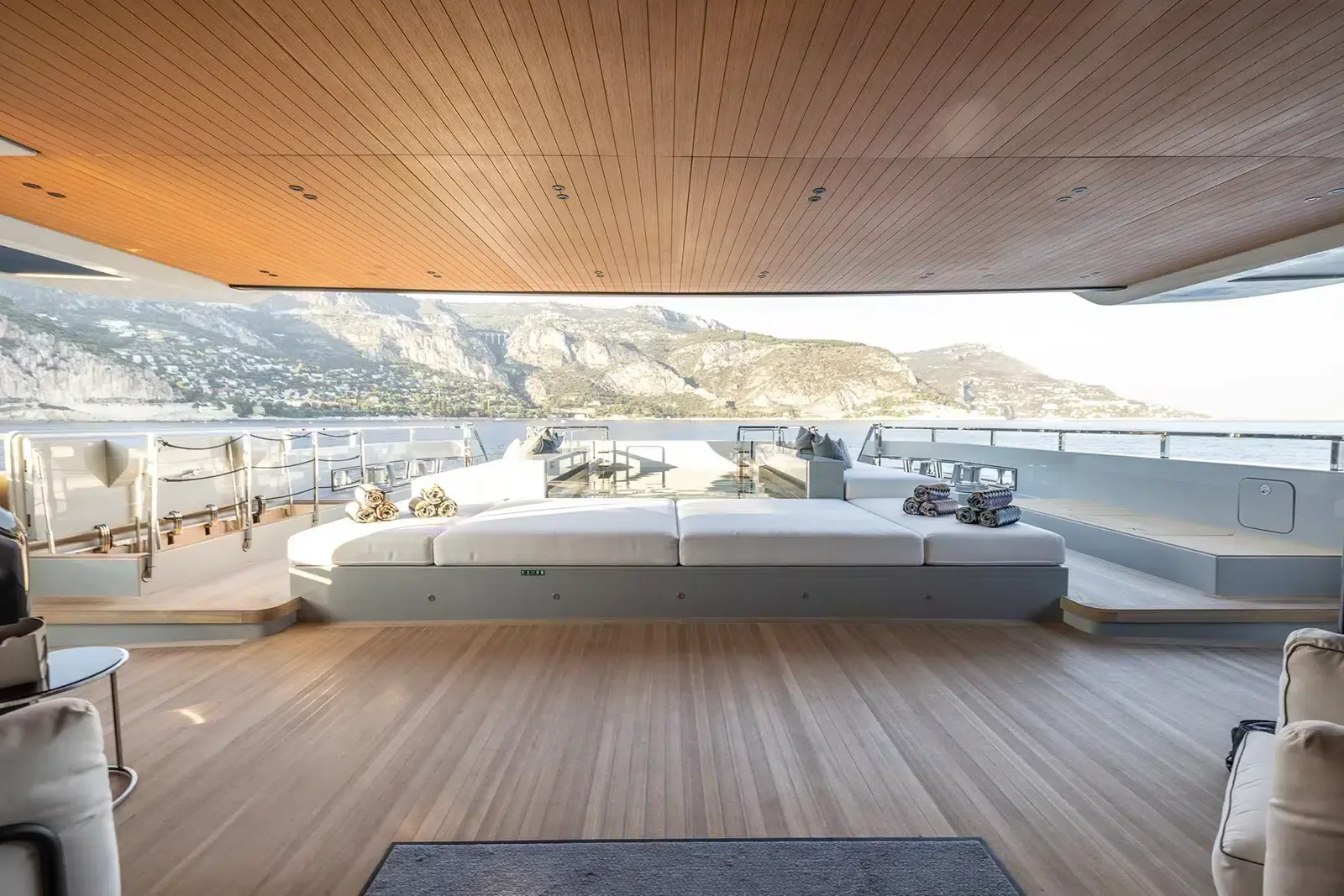 VIRTUOSITY - photo 4 yacht charter Cannes
