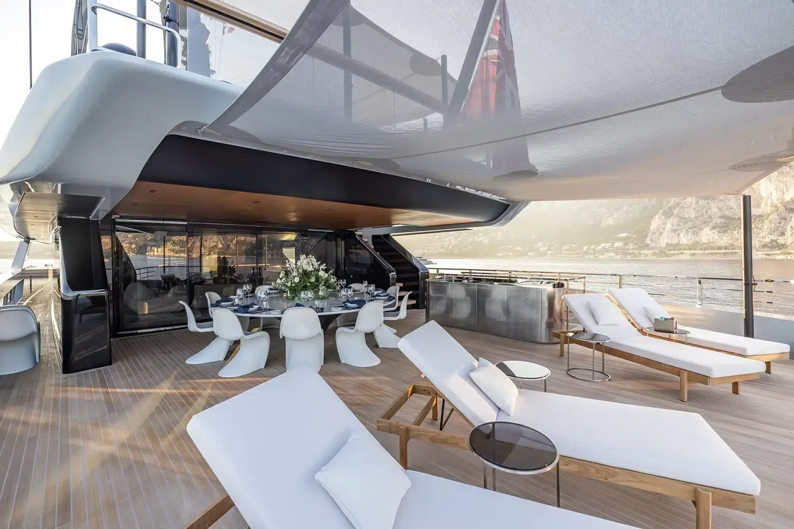 VIRTUOSITY - photo 11 yacht charter Cannes