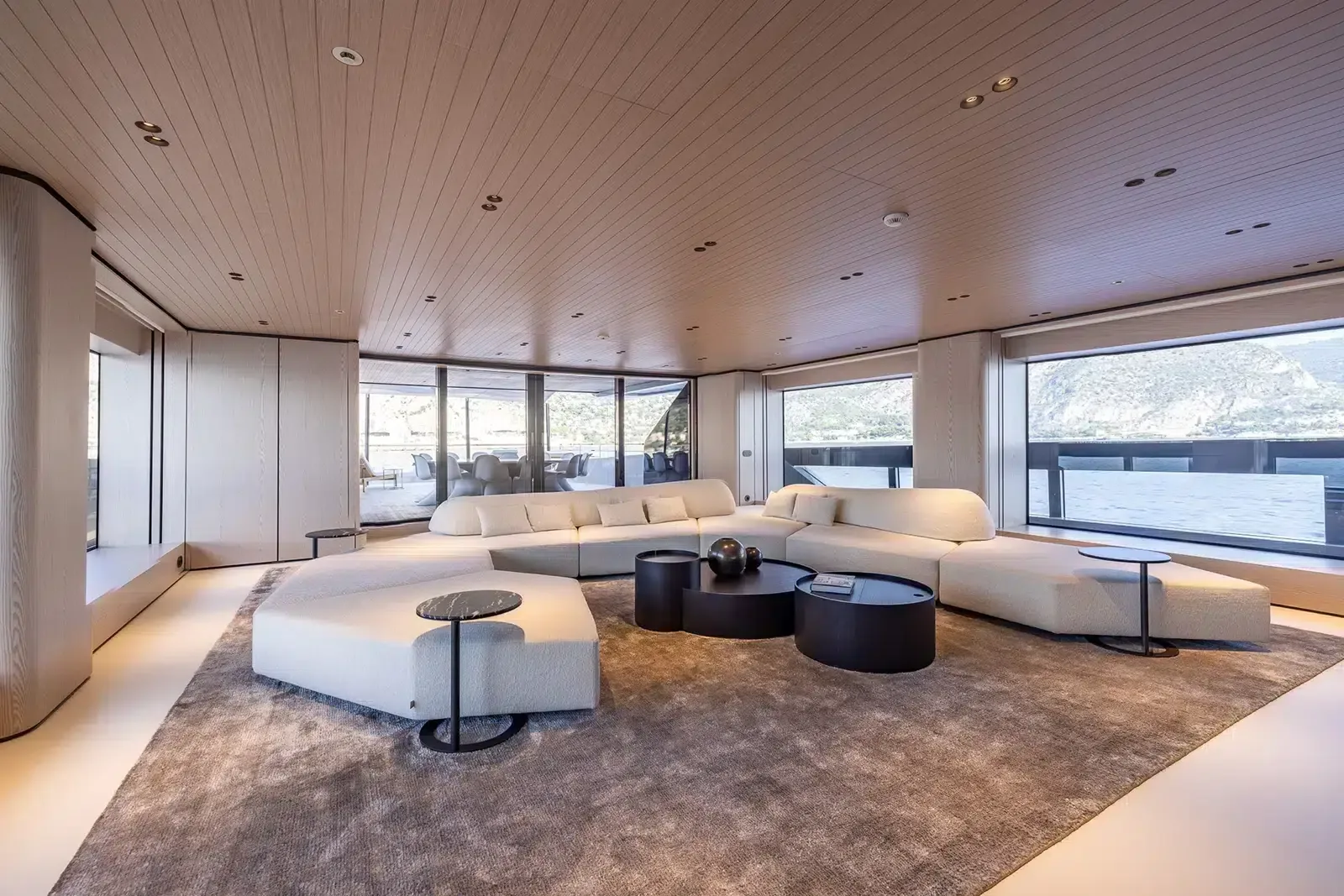 VIRTUOSITY - photo 22 yacht charter Cannes