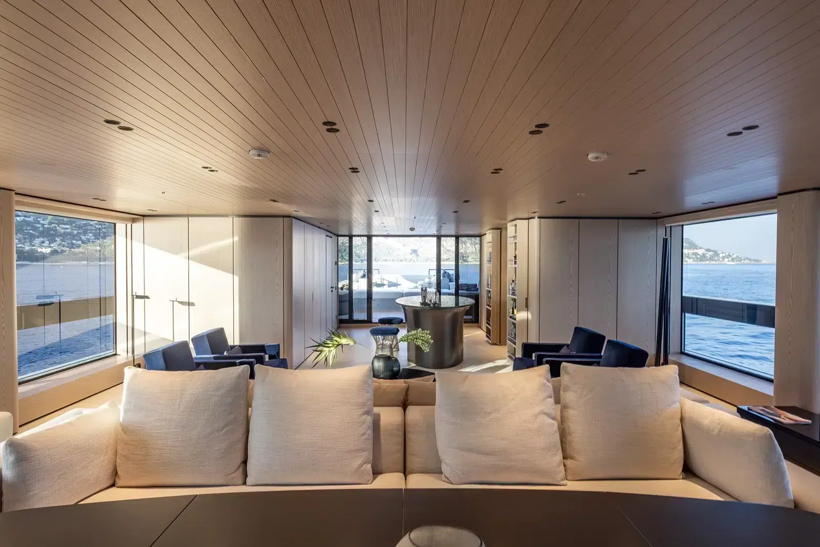 VIRTUOSITY - photo 25 yacht charter Cannes
