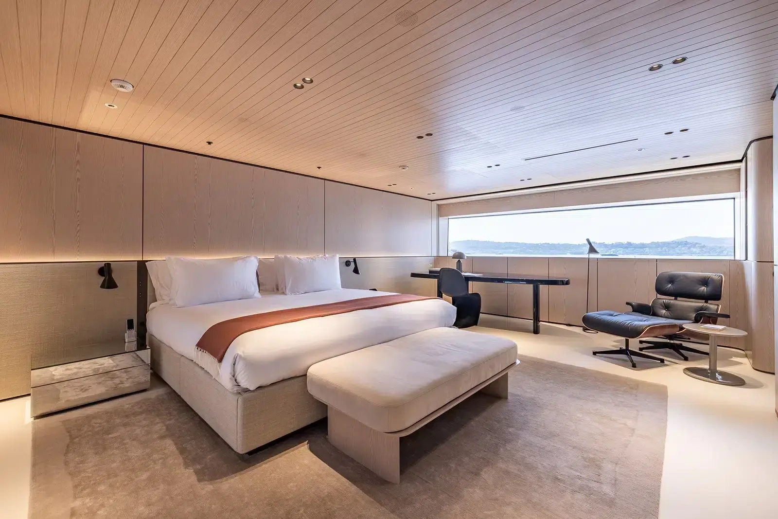 VIRTUOSITY - photo 35 yacht charter Cannes