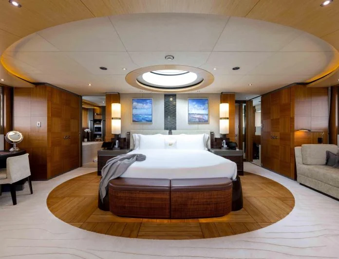 WHEELS - photo 4, WHEELS yacht charter