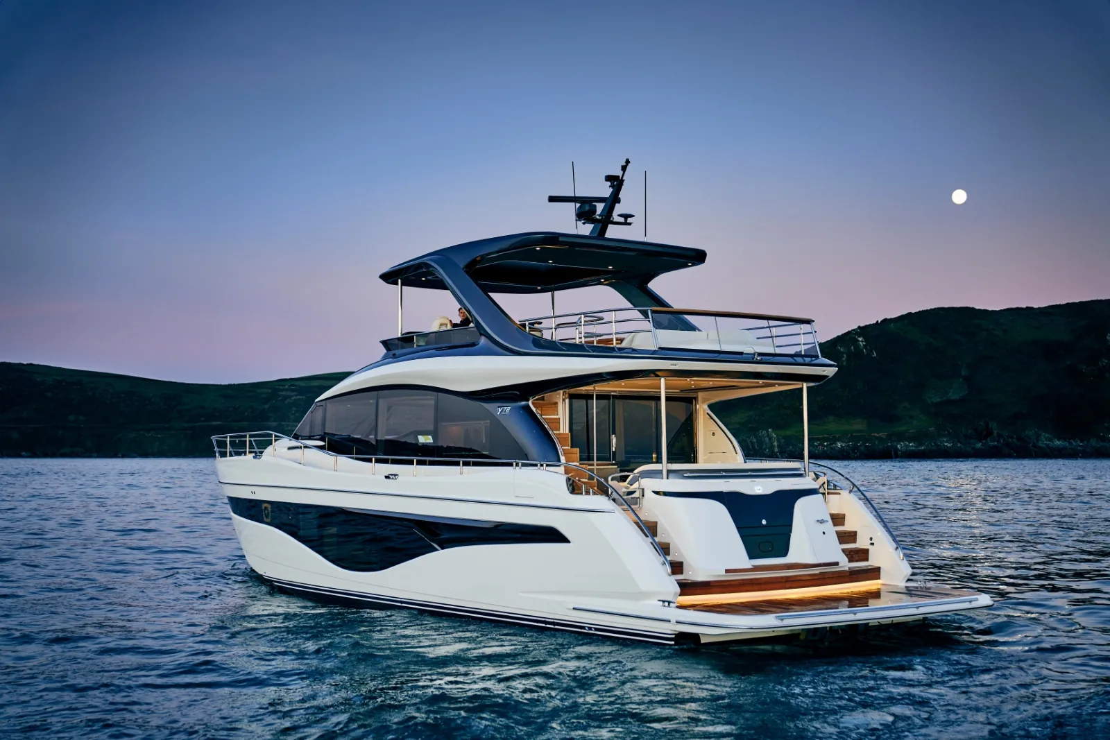 WILJIM V - photo 3 yacht charter Cannes